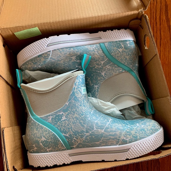 Xtratuf Shoes Xtratuf Womens Wheelhouse Deck Boots Poshmark